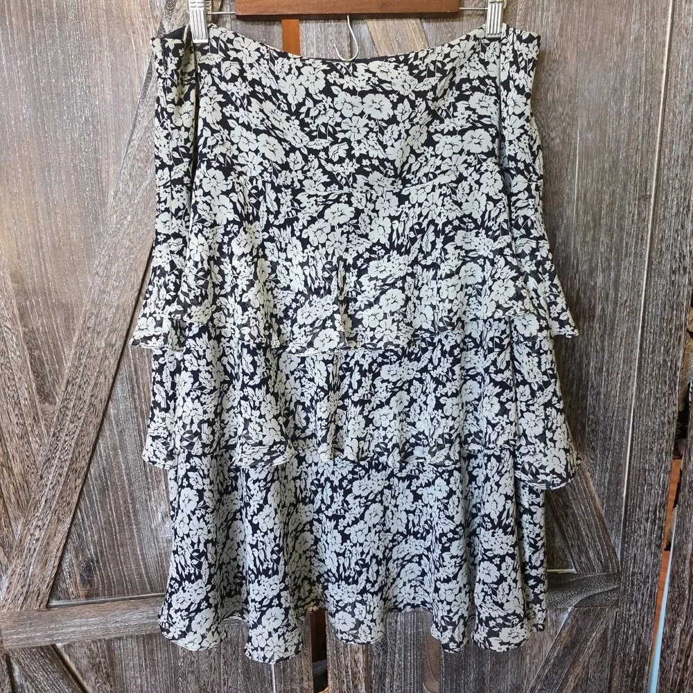 Lauren Ralph Lauren Skirt Women's Size 14 Navy Blue & White Floral Tiered Silk